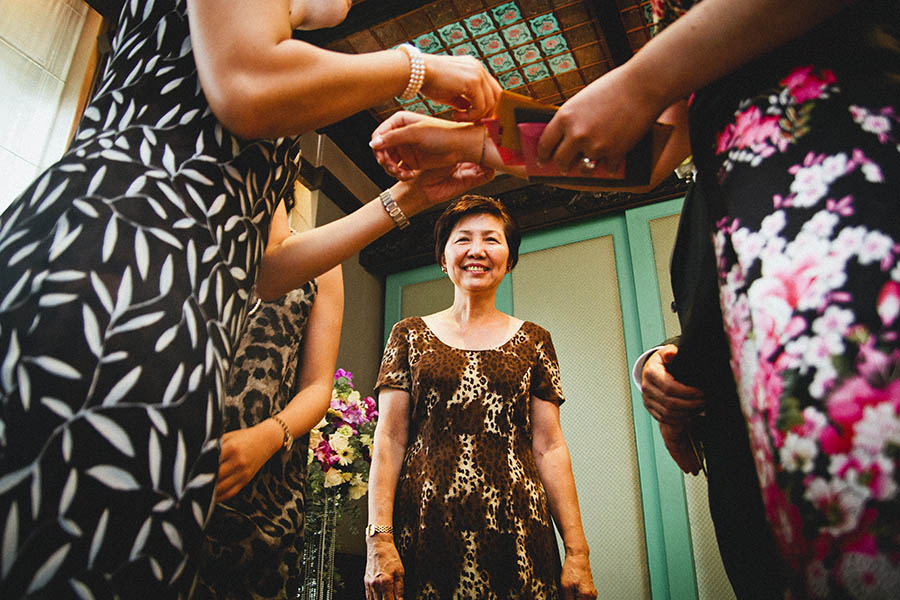 Chiang Mai wedding photographer - Thai wedding tea ceremony